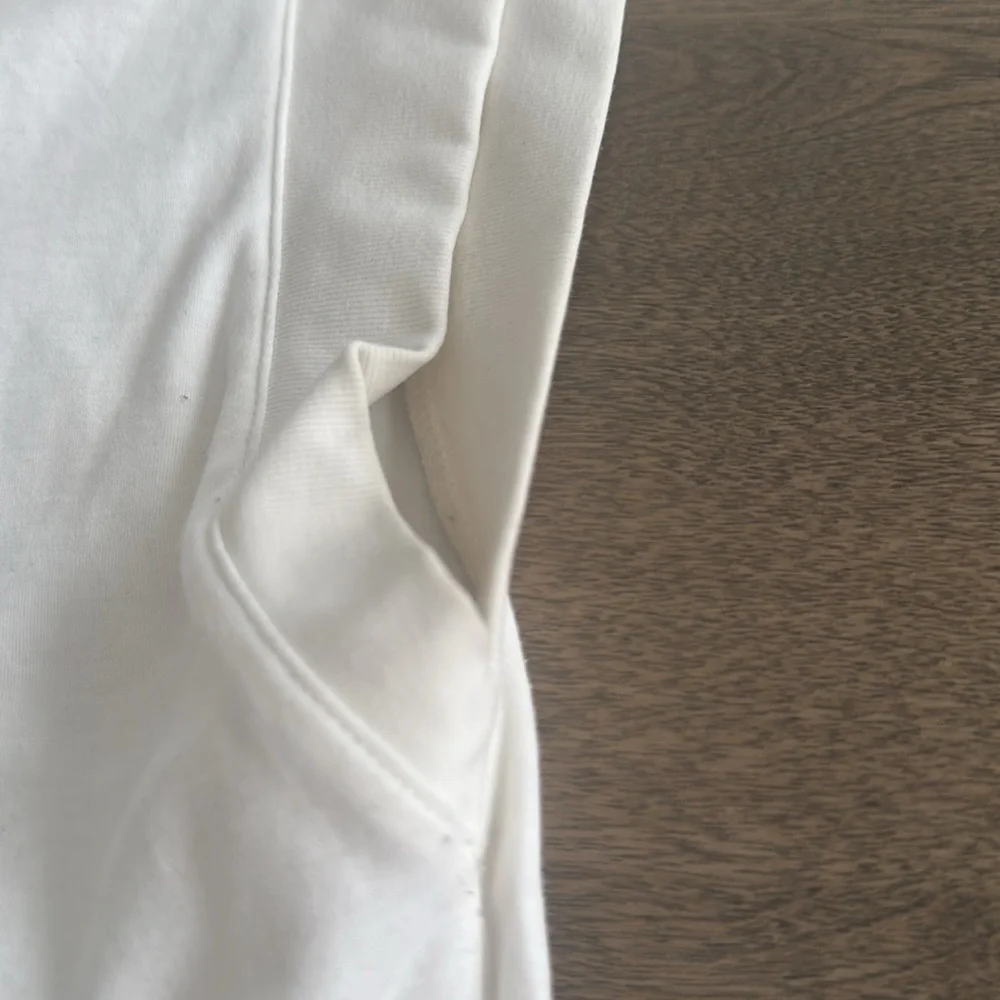 Vince white  “muscle tee” - Picture 9 of 9